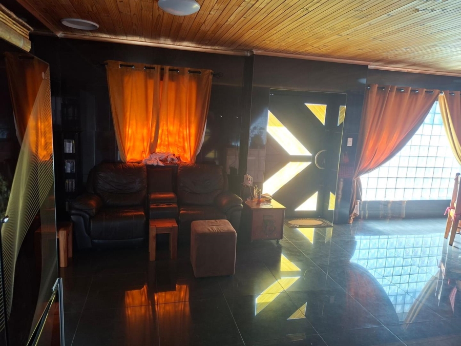 5 Bedroom Property for Sale in Protea Heights Western Cape